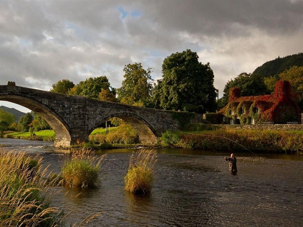 The Eagles Hotel Llanrwst Exterior foto